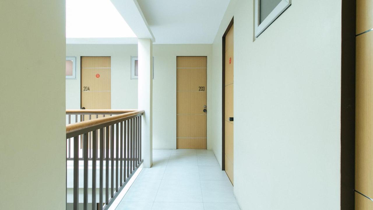 RedDoorz Plus @ A Rita Street San Juan San Juan  Zewnętrze zdjęcie