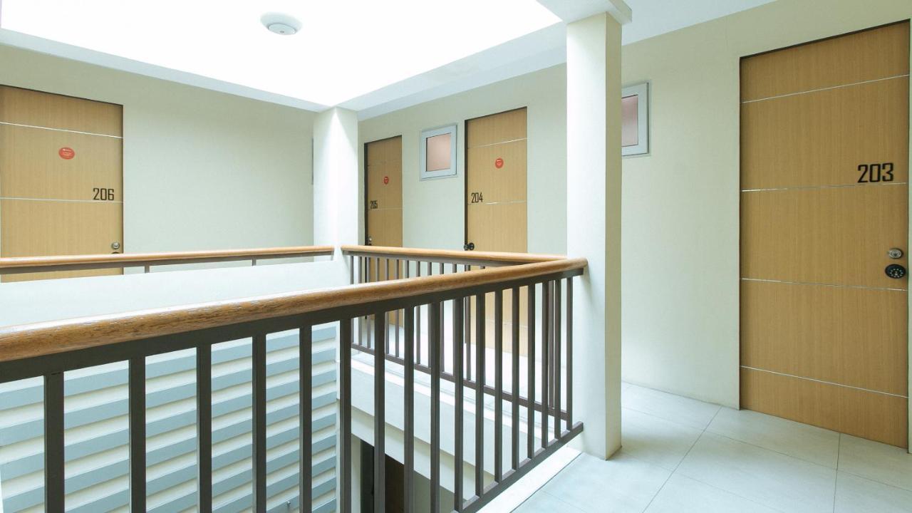 RedDoorz Plus @ A Rita Street San Juan San Juan  Zewnętrze zdjęcie
